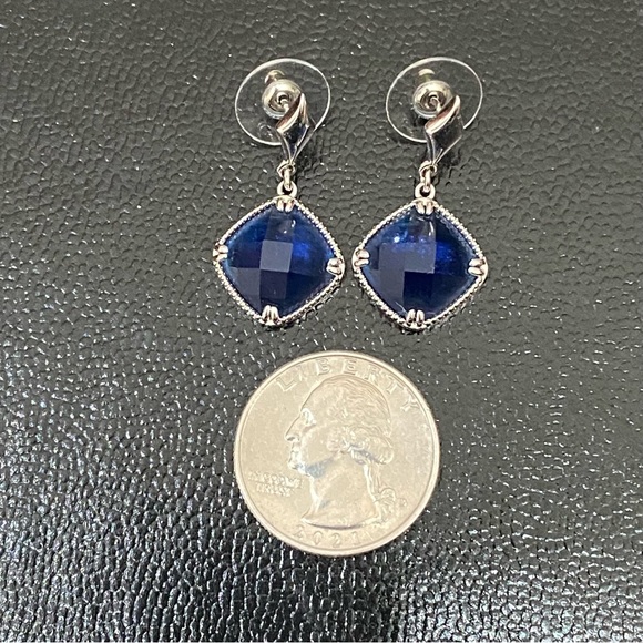 Unsigned Rounded Square-shaped Blue Faceted Crystal Earrings - Picture 6 of 13
